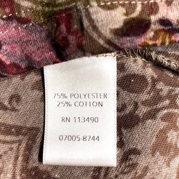 𝅺christopher & Banks Abstract Print V-neck Top - Picture 7 of 7